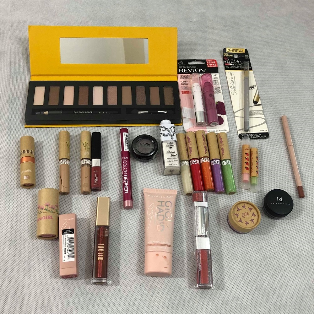 Lot of Makeup 20 pieces